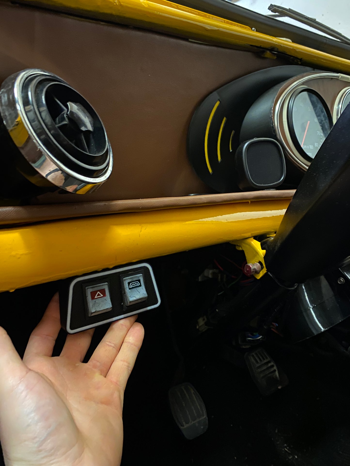 NEW EDITION /Control Panel for Classic Mini – Additional Switch Module