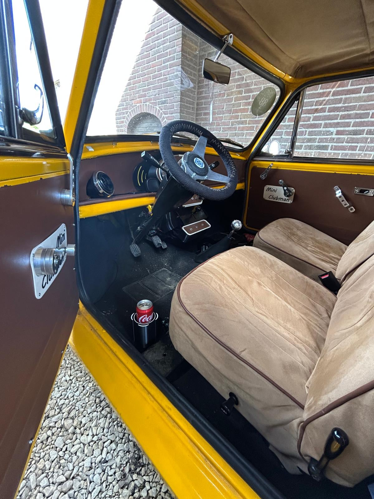 Sleek Cup Holder for Classic Mini – Clean Fit,